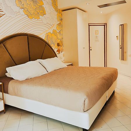 Hotel President - Vintage Hotel In Centro 리치오네 외부 사진