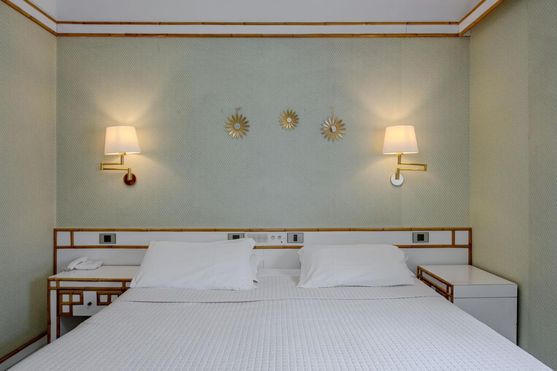 Hotel President - Vintage Hotel In Centro 리치오네 외부 사진
