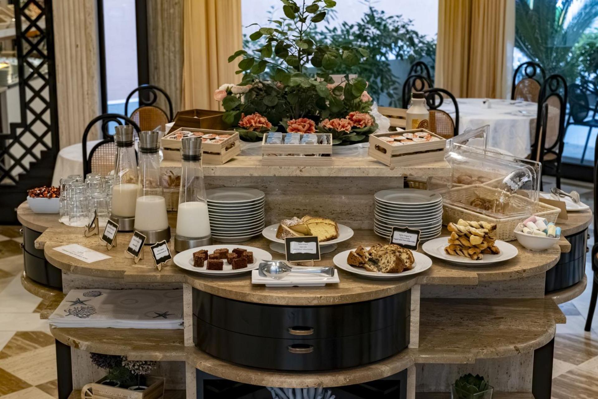 Hotel President - Vintage Hotel In Centro 리치오네 외부 사진