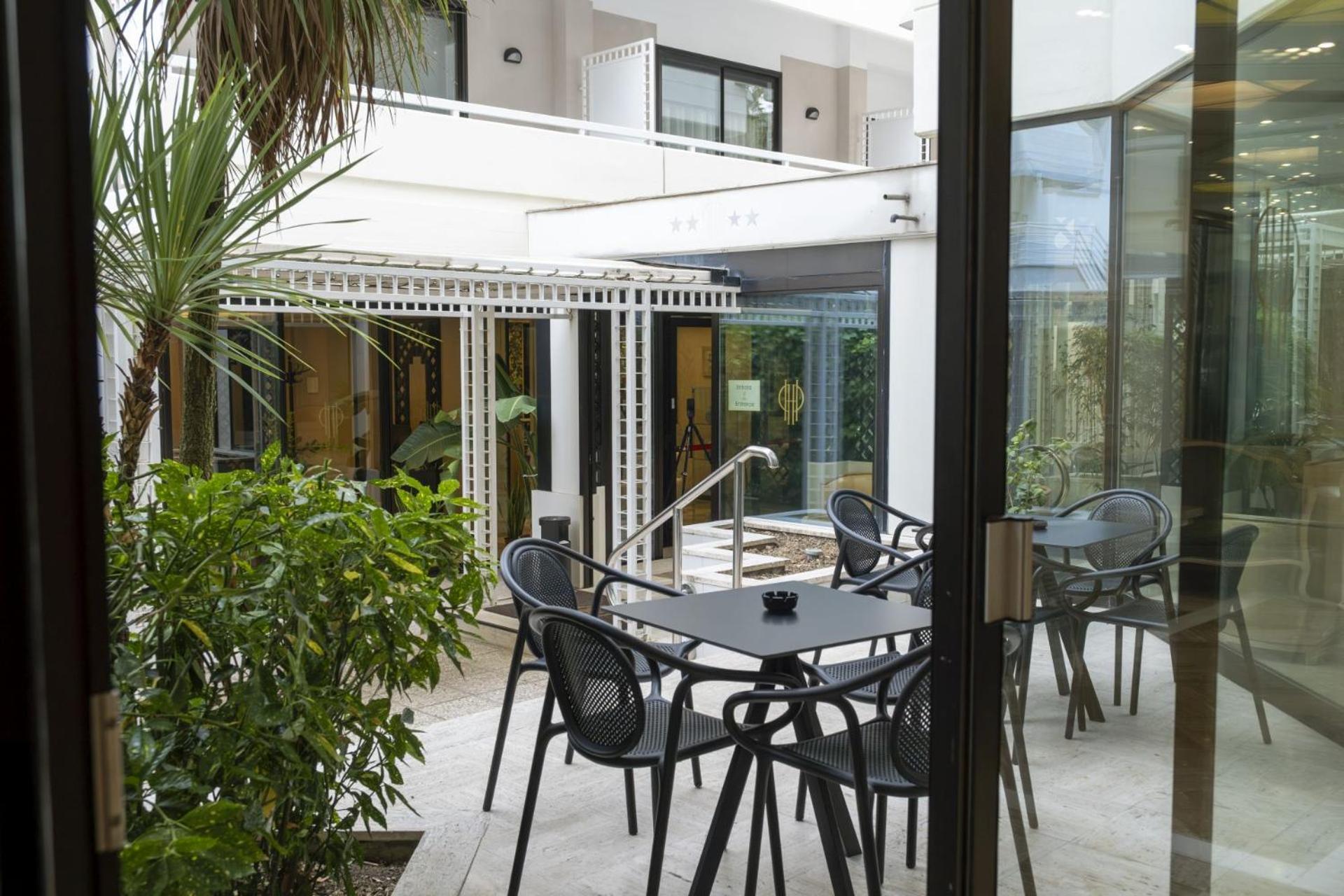 Hotel President - Vintage Hotel In Centro 리치오네 외부 사진