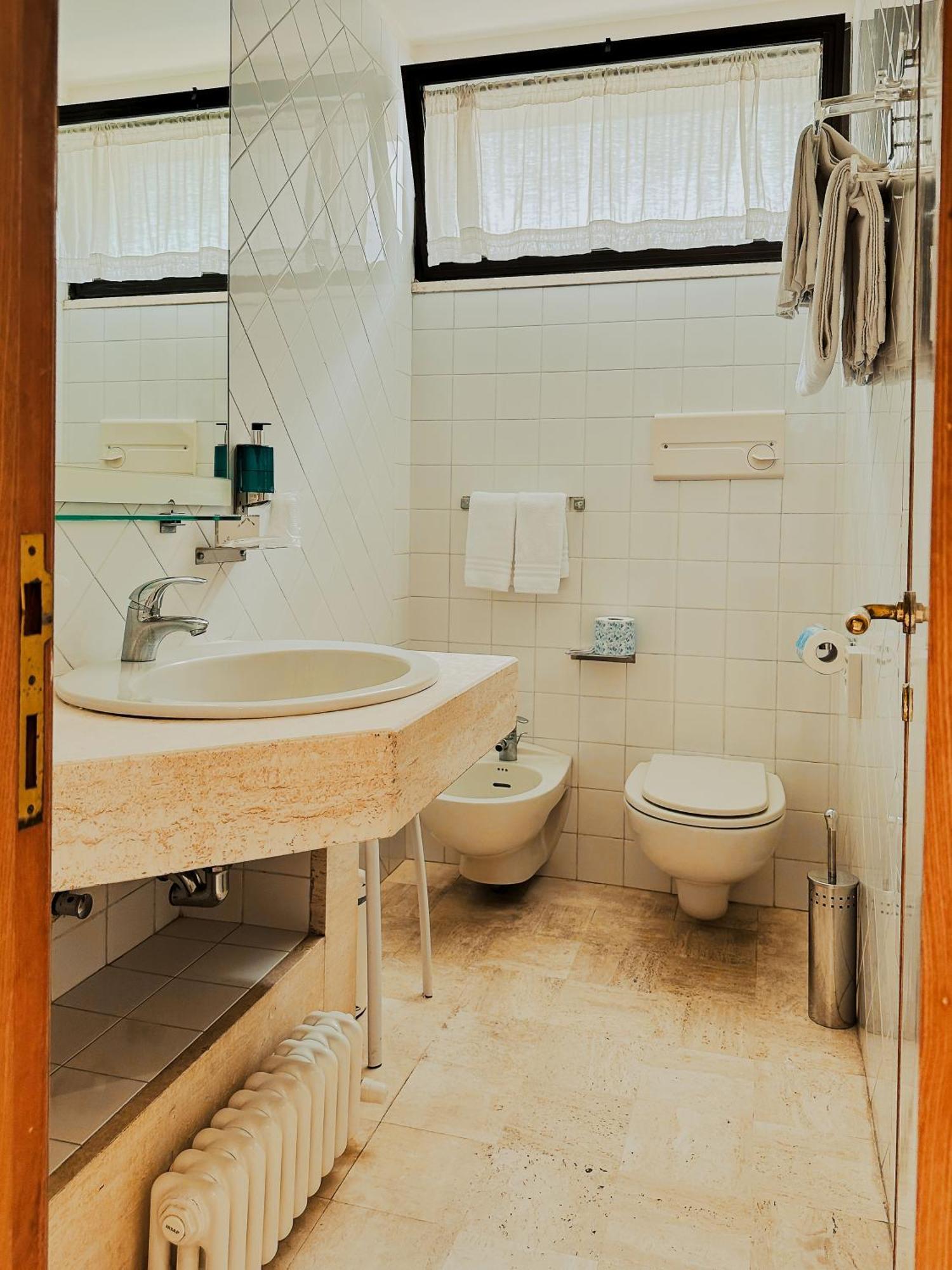 Hotel President - Vintage Hotel In Centro 리치오네 외부 사진